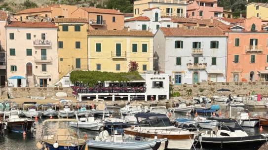 Viaggio di Gusto: spiagge e segreti dell’Isola del Giglio, tutto quello che c’è da sapere